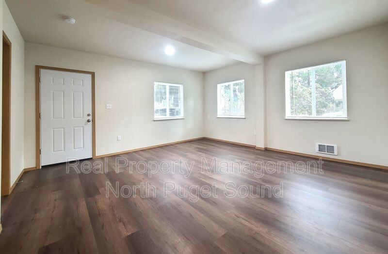 4131 104th St Ne - Photo 3 of 15