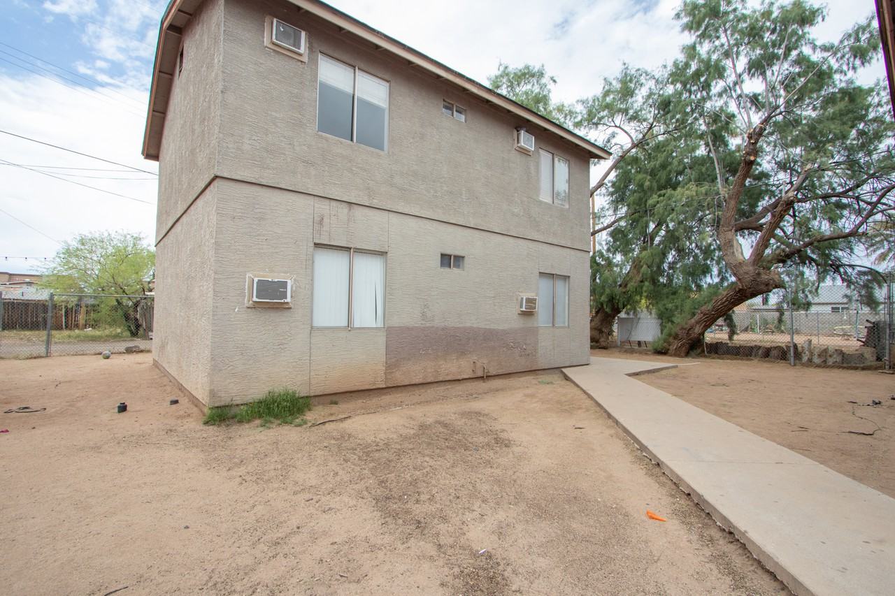 622 N 30Th Pl - Photo 2 of 13