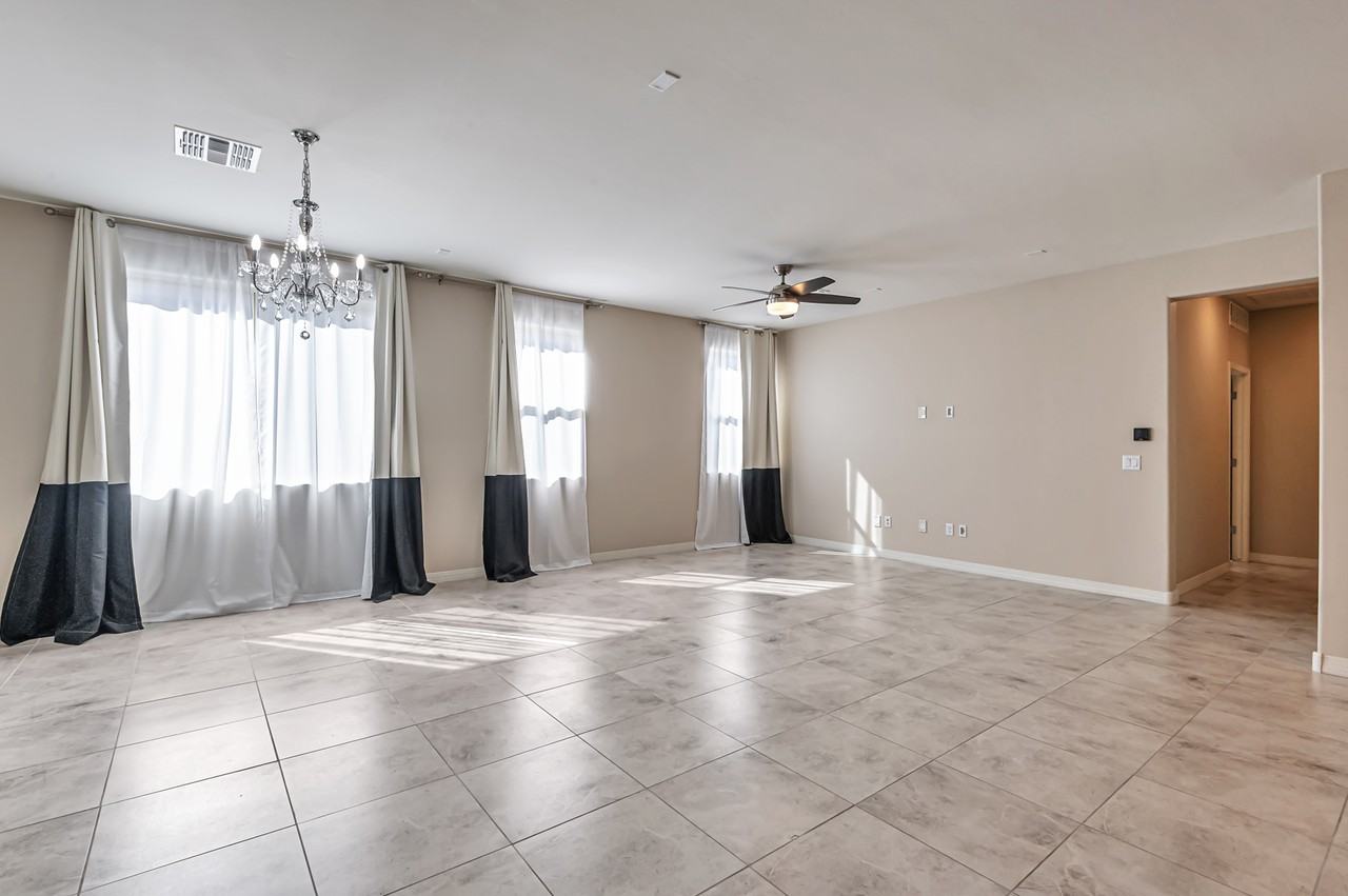 8680 N Rome Ct - Photo 3 of 23