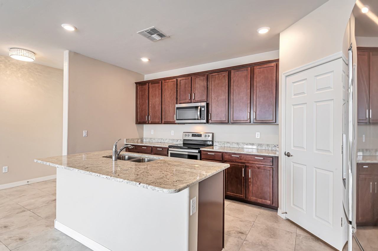 8680 N Rome Ct - Photo 4 of 23