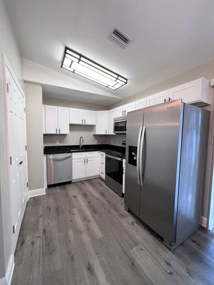 14603 64th St N #B - Photo 7 of 19