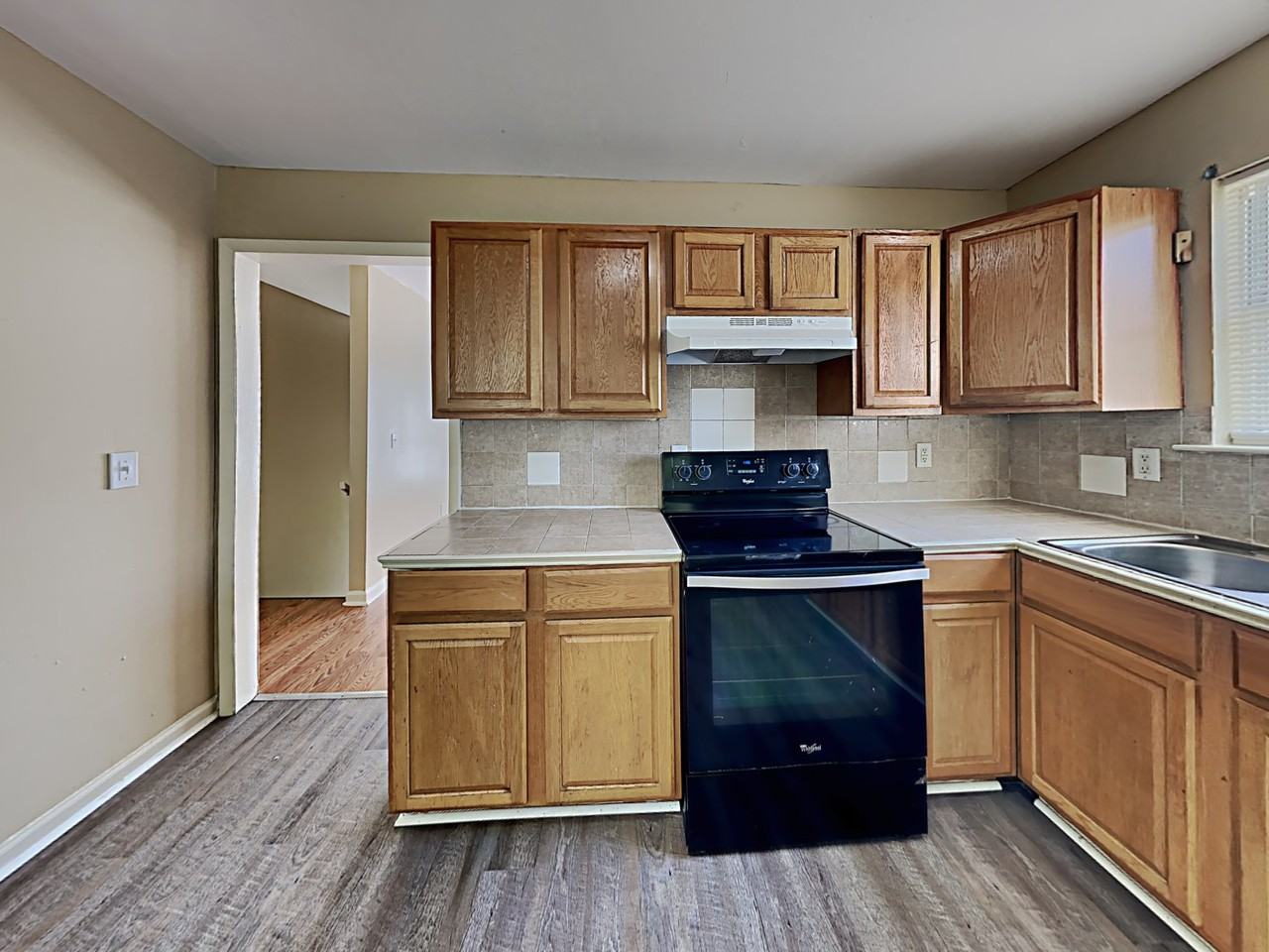 202 Westchester Dr - Photo 4 of 17