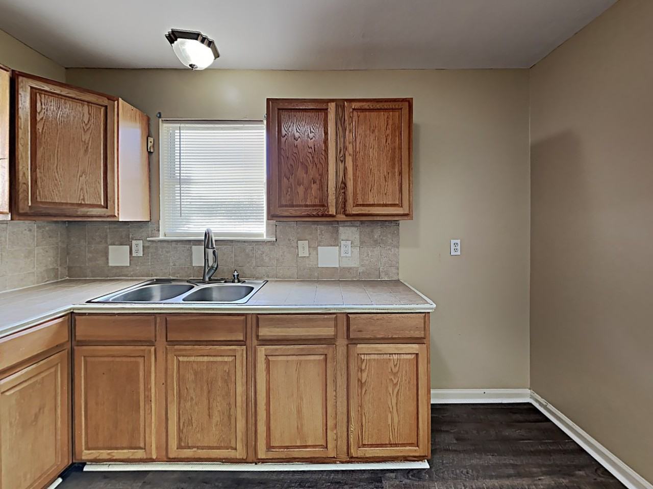 202 Westchester Dr - Photo 5 of 17