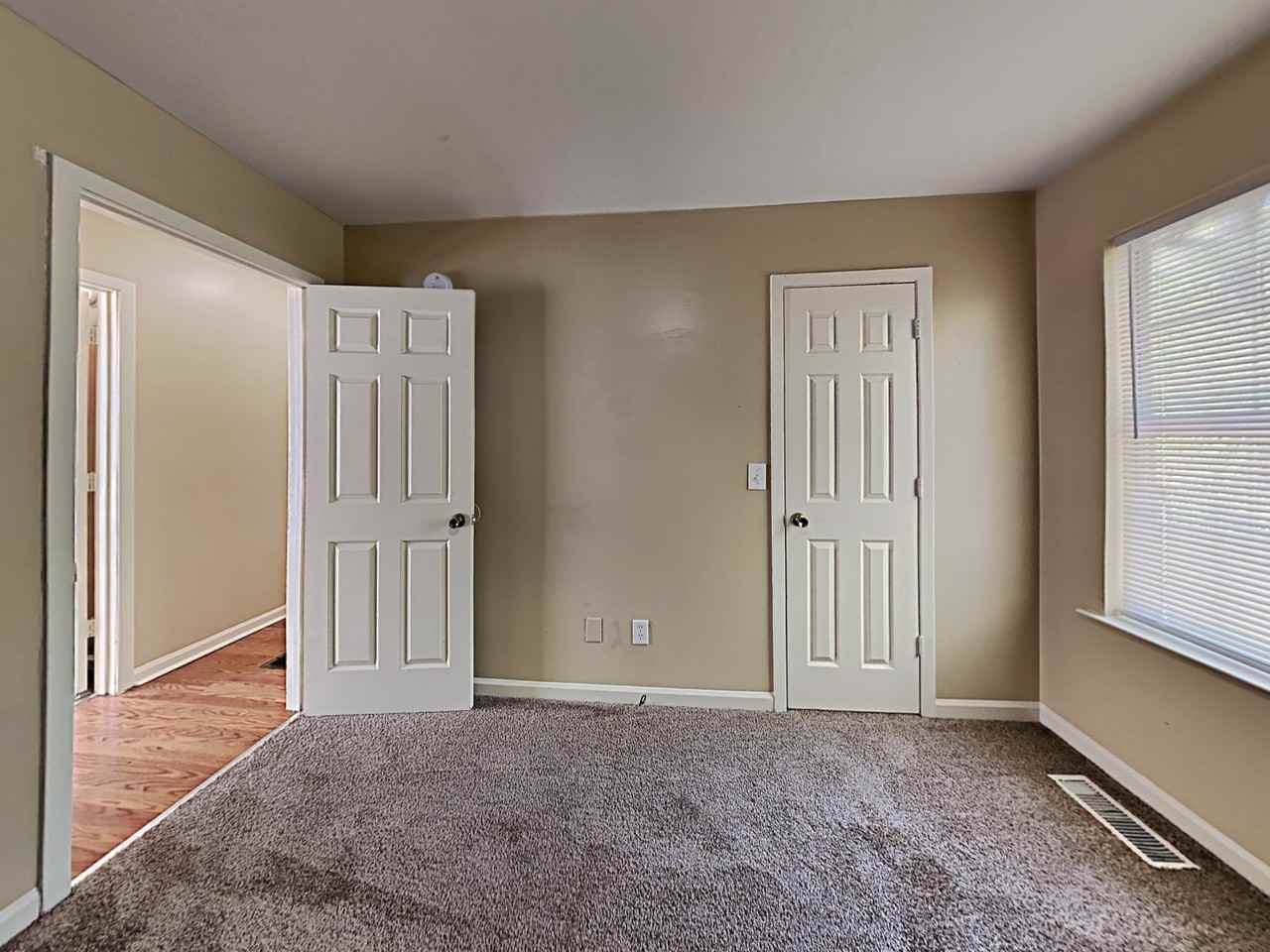 202 Westchester Dr - Photo 6 of 17