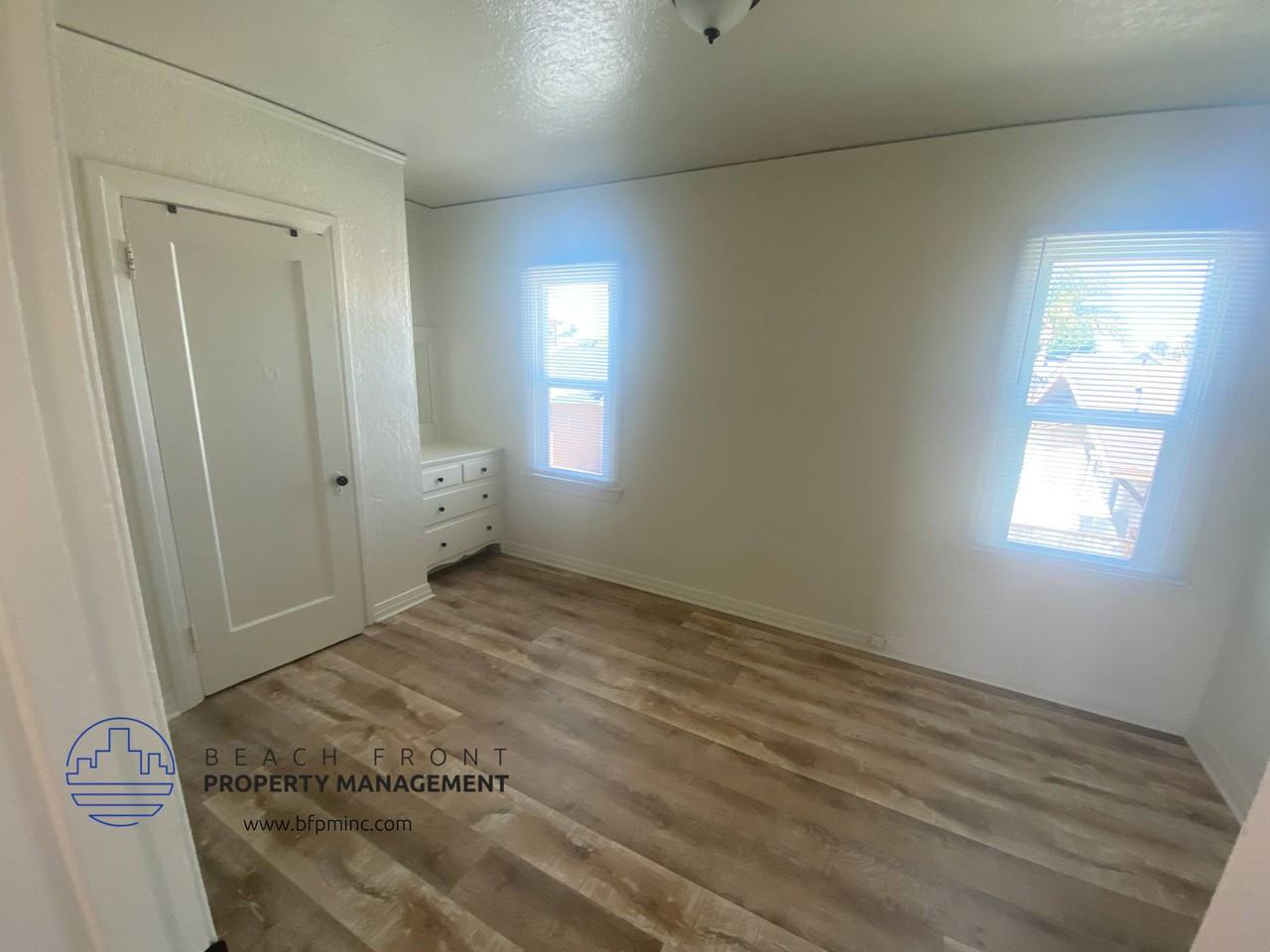 566 W. 17th Street - Photo 5 of 13