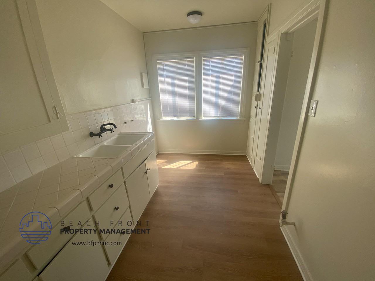 566 W. 17th Street - Photo 2 of 13