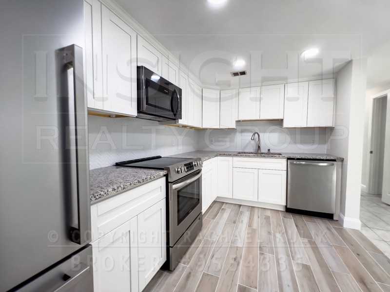 592 American Legion Hwy #3A - Photo 3 of 20