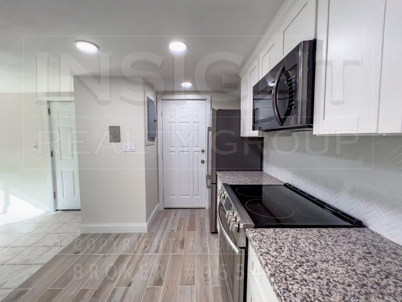 592 American Legion Hwy #3A - Photo 5 of 20