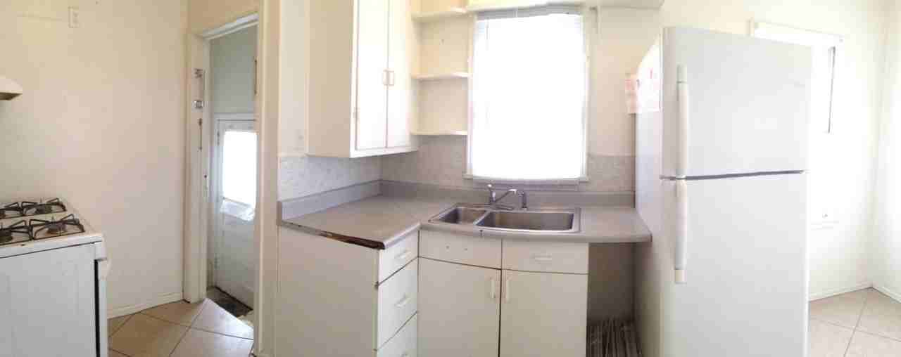 105 S Irving St - Photo 2 of 14