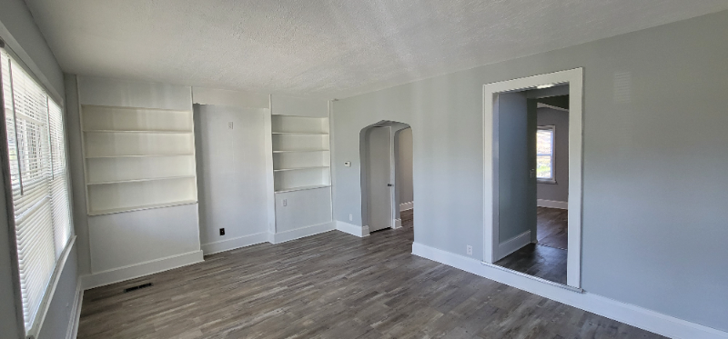 1956 Dalewood Pl - Photo 2 of 15