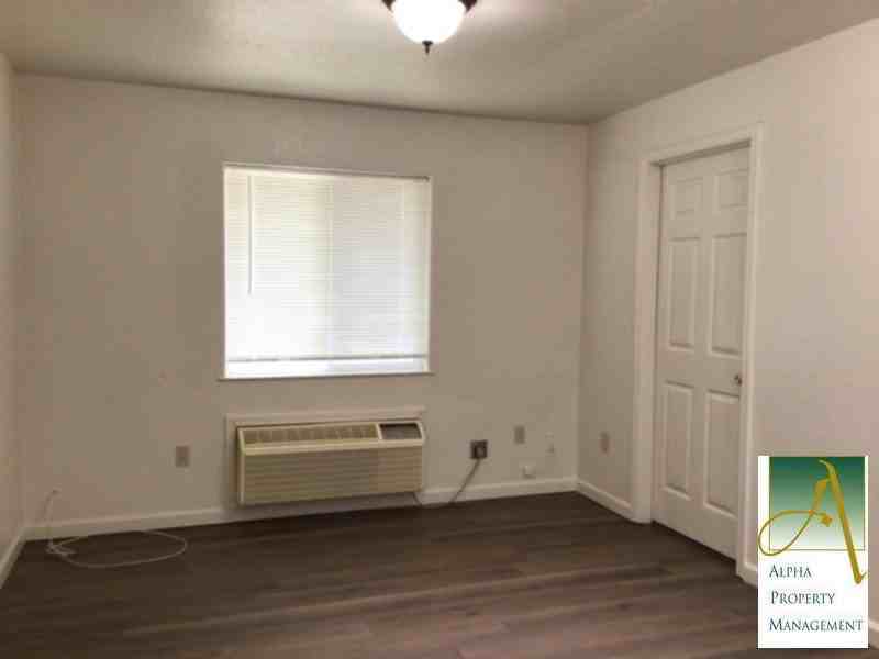 133 Stanford Ave - Photo 2 of 7