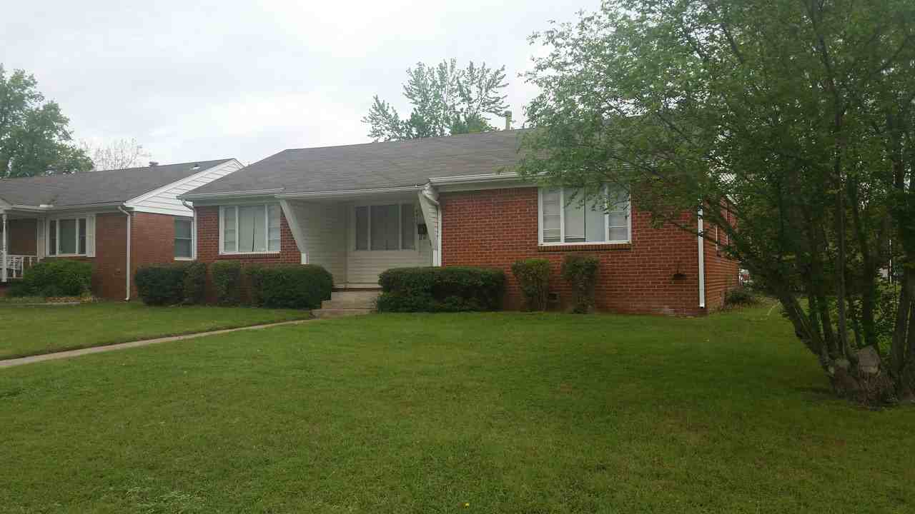 4417 E 26th St - Photo 3 of 20