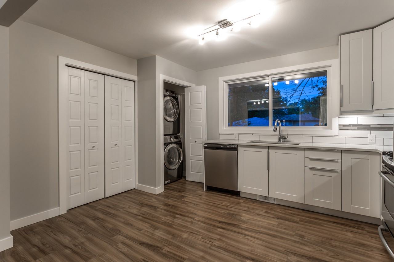 84 Lynnwood Drive Southeast - Photo 3 of 11