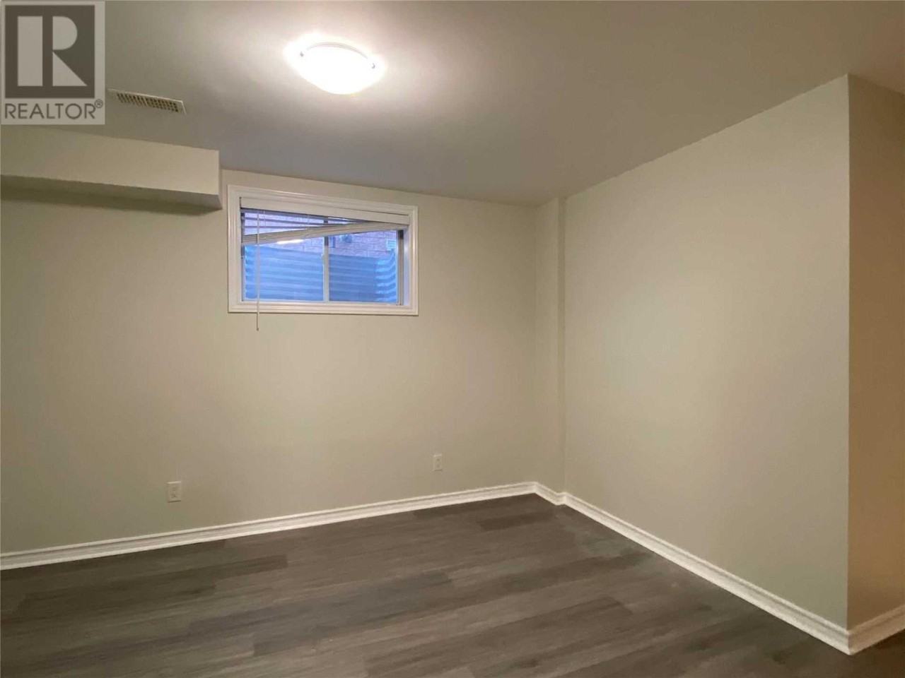 179 Hanmer Street East - Photo 3 of 8