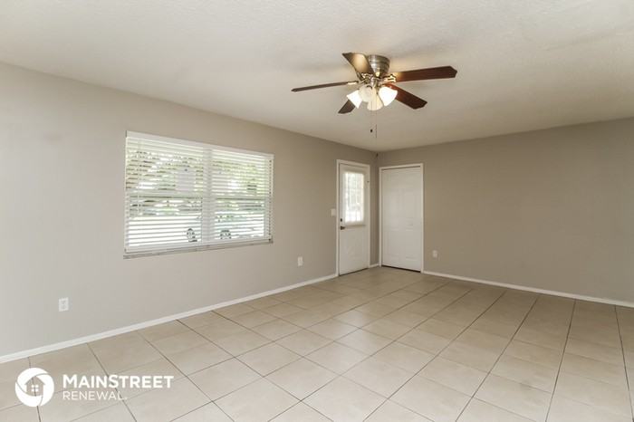 150 Hidden Lake Dr - Photo 3 of 16