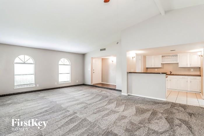 16939 Macleish Dr - Photo 2 of 15