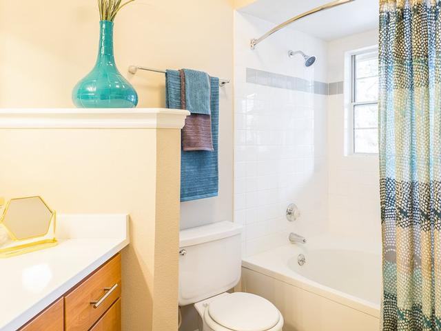 600 W County Line Rd