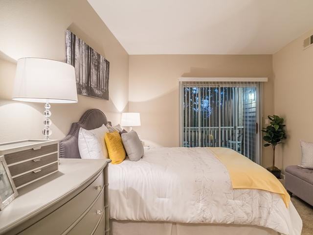 600 W County Line Rd