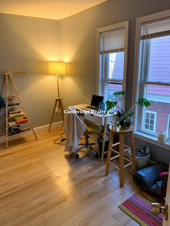 91 Munroe St #2 - Photo 6 of 15