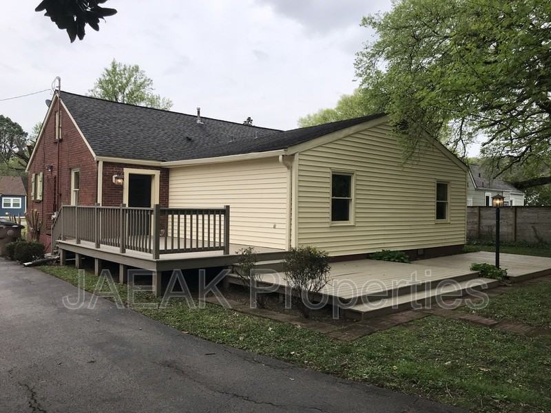 2540 Stinson Rd - Photo 3 of 28