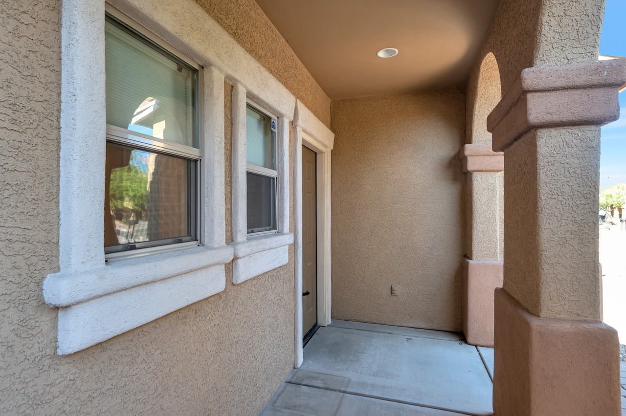 1605 W Homecoming Way - Photo 2 of 25