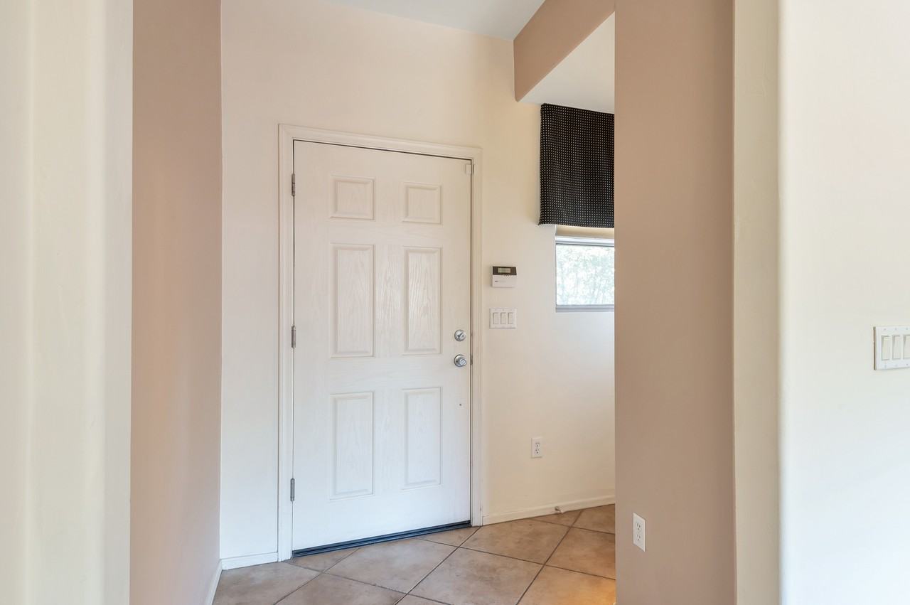 1605 W Homecoming Way - Photo 3 of 25