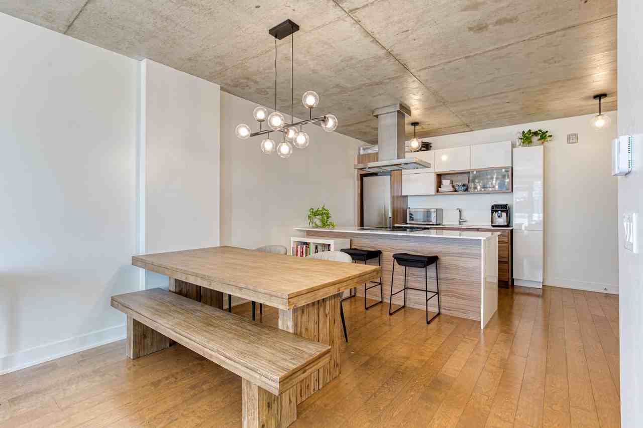 235 Rue Peel, Montréal, QC H3C 0P8 2 Bedroom Apartment for Rent