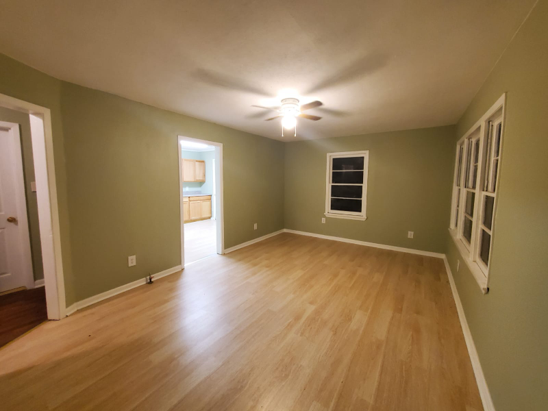 263 Oaklawn Dr - Photo 2 of 11