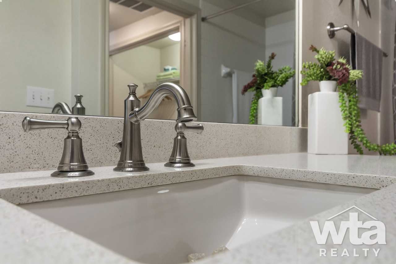 12430 METRIC BLVD - Photo 3 of 30