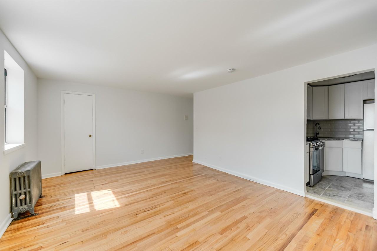 45 Linden StreetApartment 9 #09 - Photo 3 of 12