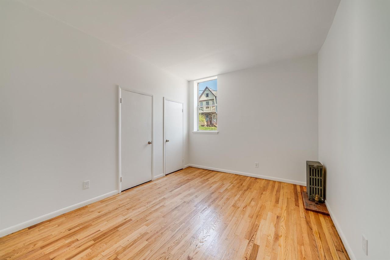 45 Linden StreetApartment 9 #09 - Photo 5 of 12