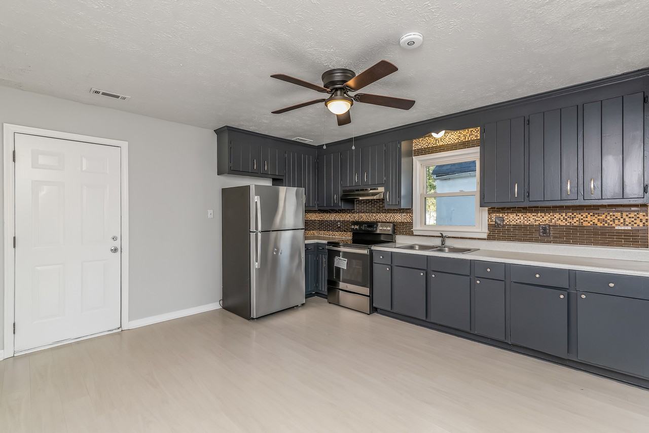 17 Dogwood St #1 - Photo 3 of 14