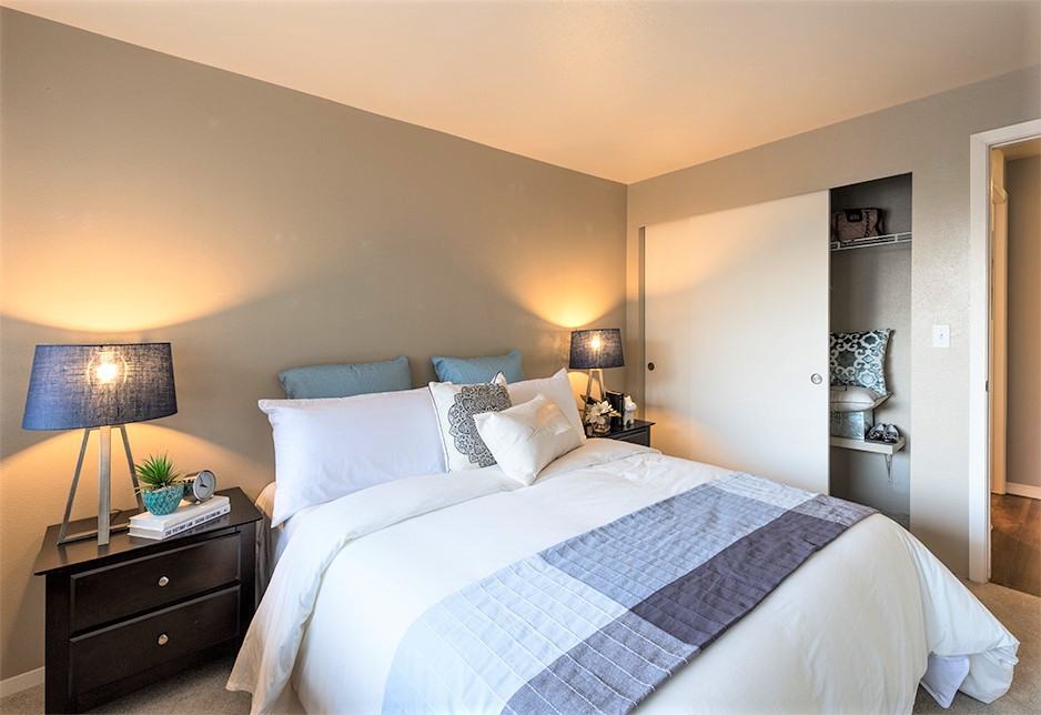 Harbor Square - Photo 6 of 12