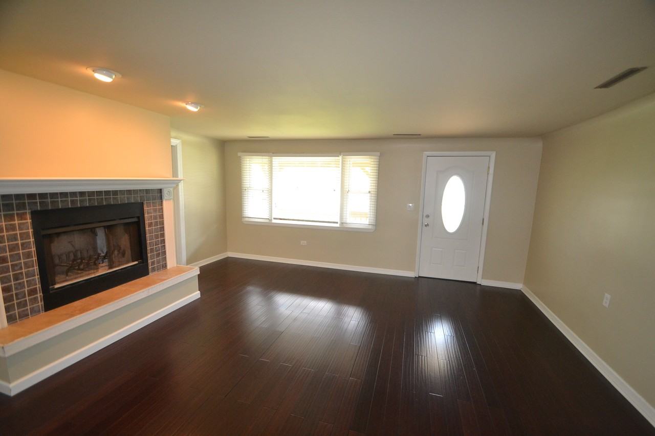 350 Corrine Ave - Photo 2 of 8