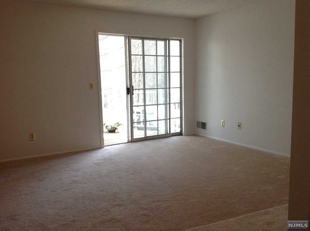 108 Raintree Ln - Photo 2 of 10