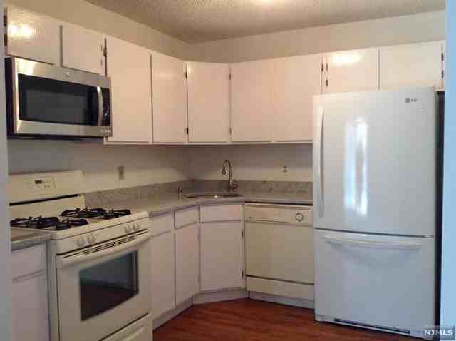 108 Raintree Ln - Photo 3 of 10