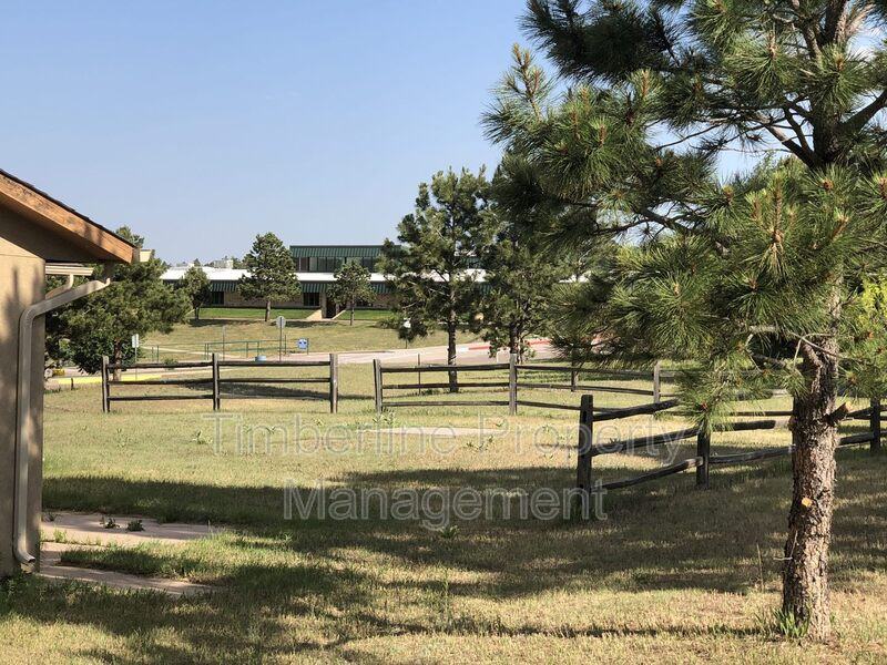 17960 Bakers Farm Rd - Photo 3 of 36