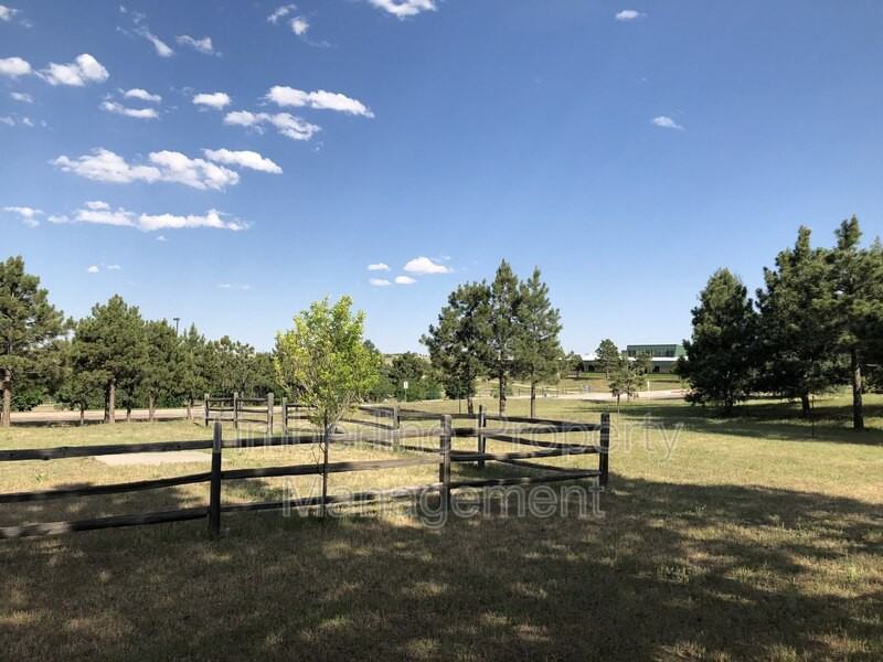 17960 Bakers Farm Rd - Photo 4 of 36