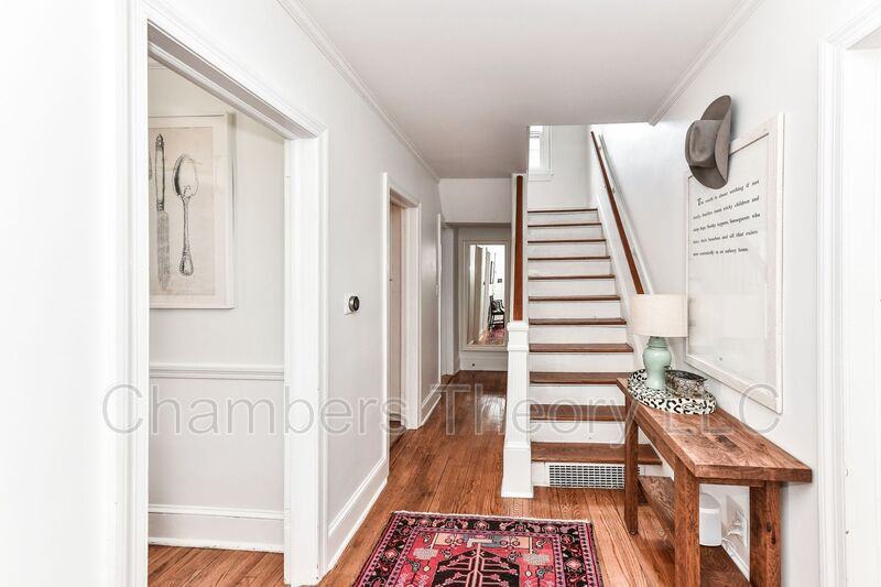 2705 Russell Rd - Photo 2 of 29