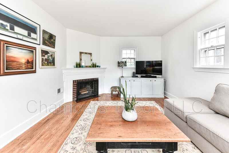 2705 Russell Rd - Photo 5 of 29
