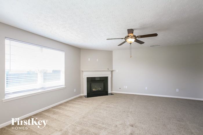 1344 Marshside Ct - Photo 3 of 15