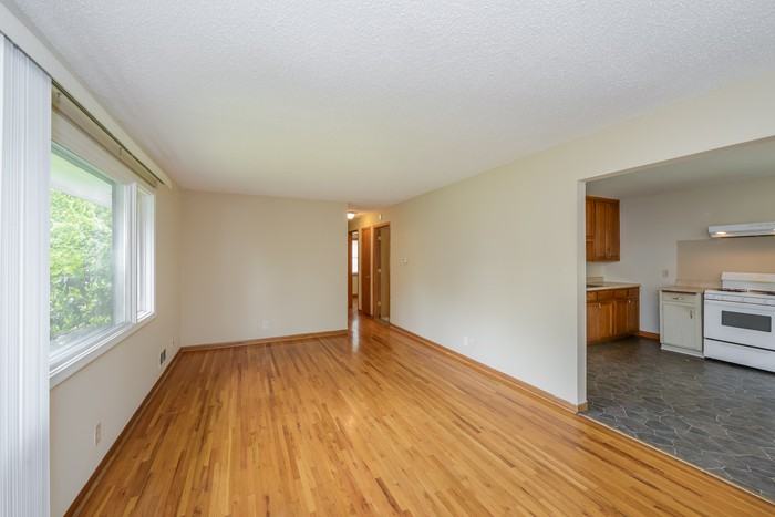 1218 Skillman Ave E - Photo 2 of 15