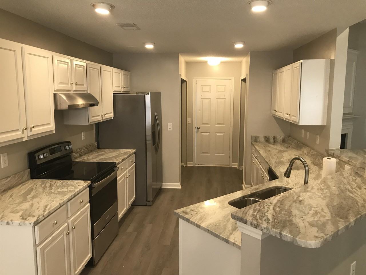 220 Lake Linden Dr #1 - Photo 5 of 17