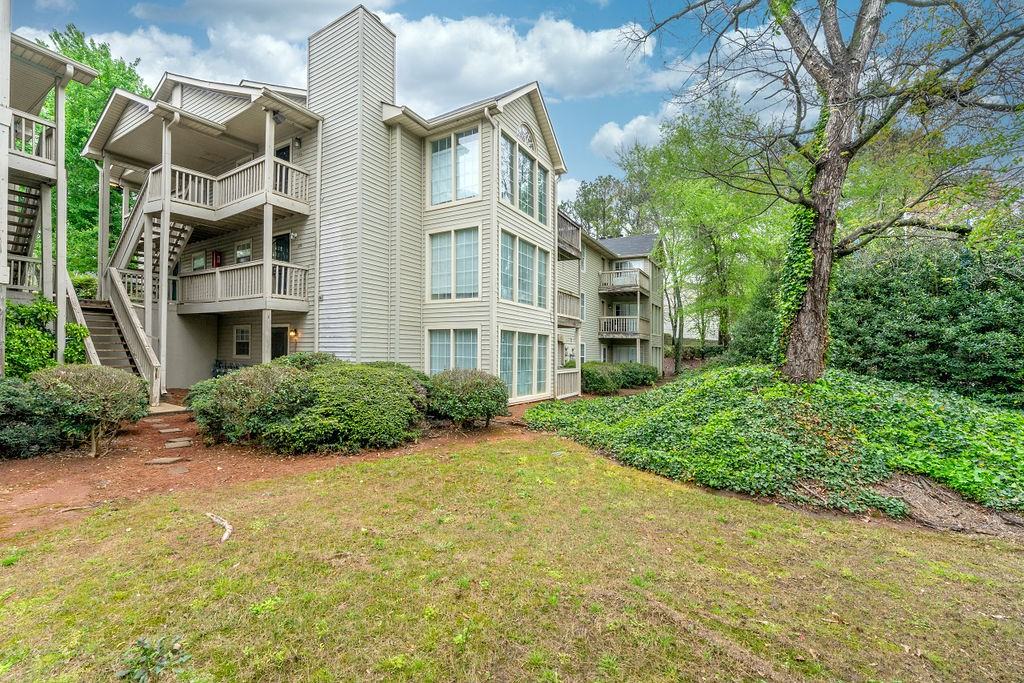 1318 Brockett Pl #1 - Photo 2 of 26