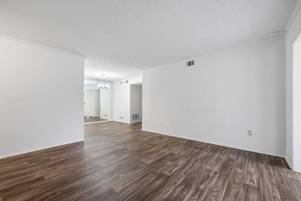 1318 Brockett Pl #1 - Photo 4 of 26