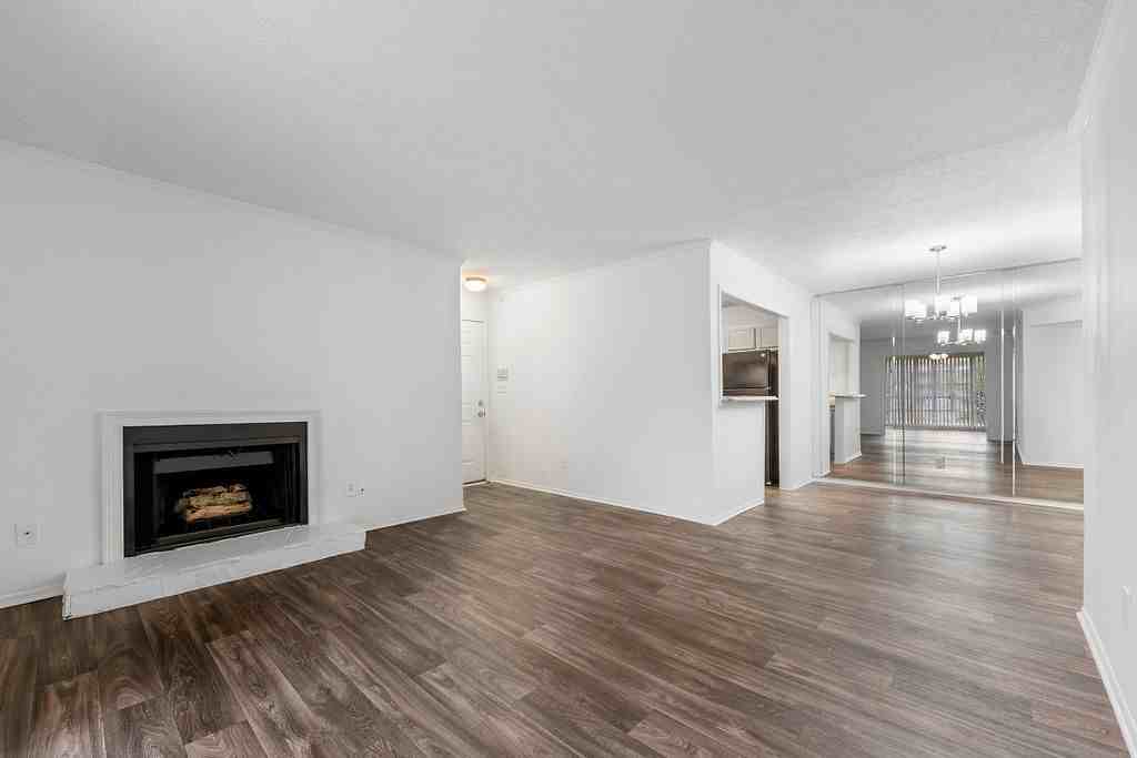1318 Brockett Pl #1 - Photo 5 of 26