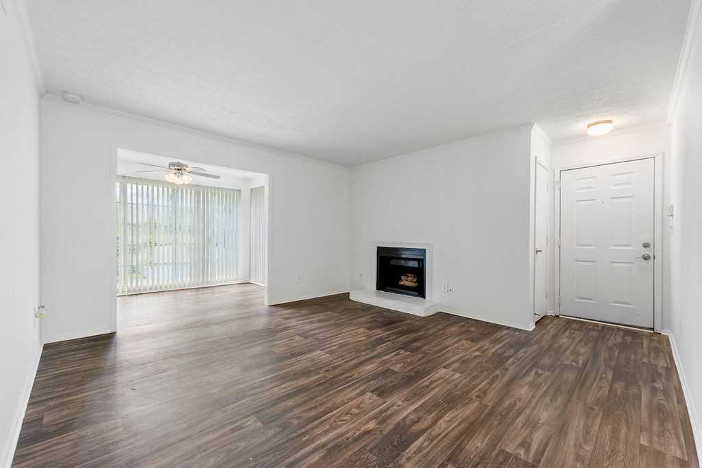 1318 Brockett Pl #1 - Photo 6 of 26