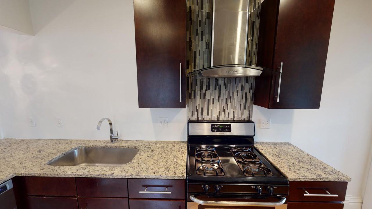 2804 Federal Blvd - Photo 5 of 23