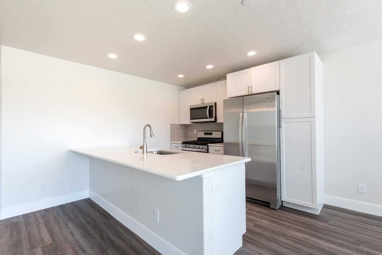 817 Nw 21st St #817 - Photo 4 of 17