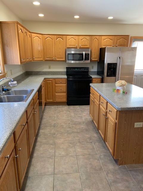 49 Beacon St - Photo 2 of 12